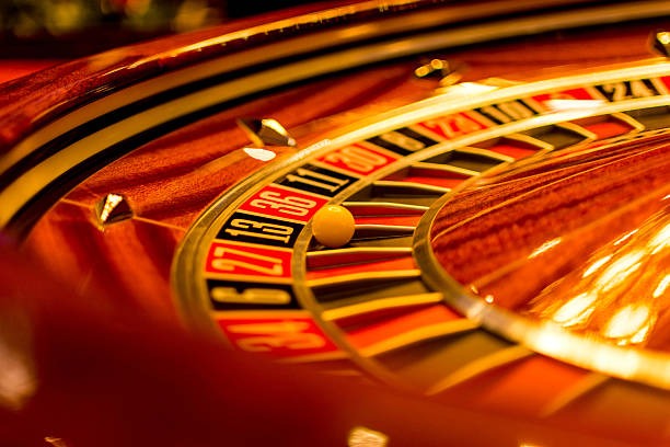 Live Dadu Online dealer broadcast from dora77 studio
